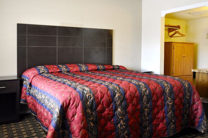 Room 6 of 32