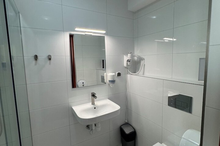 Room 35 of 62
