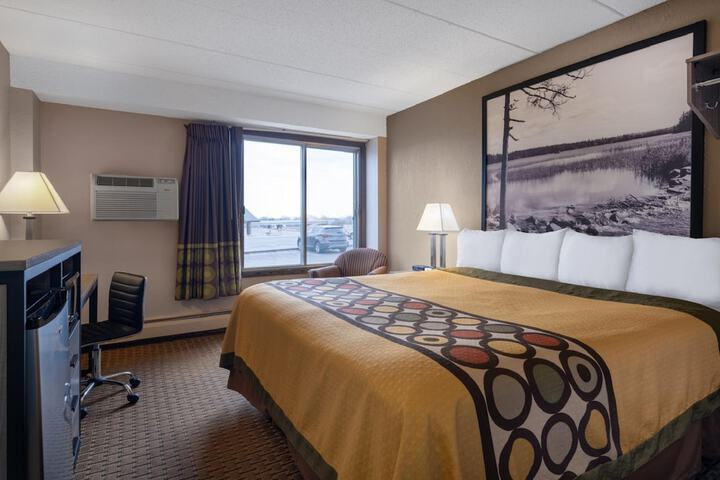 Room 17 of 35