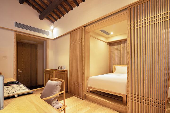 Room 40 of 86