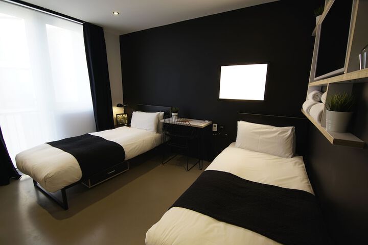Room 34 of 71
