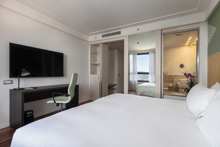 Room 5 of 35
