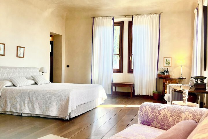 Room 25 of 57