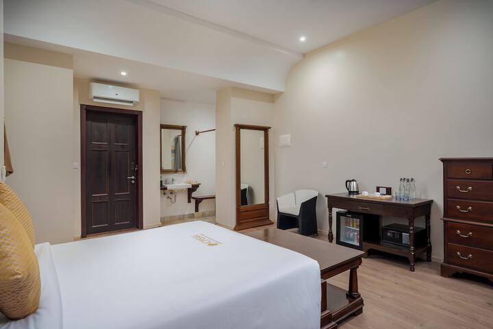 Room 25 of 90