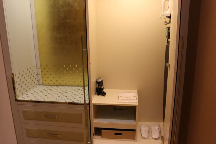 Room amenity