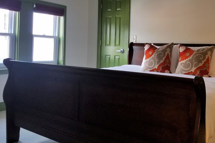 Room 10 of 33