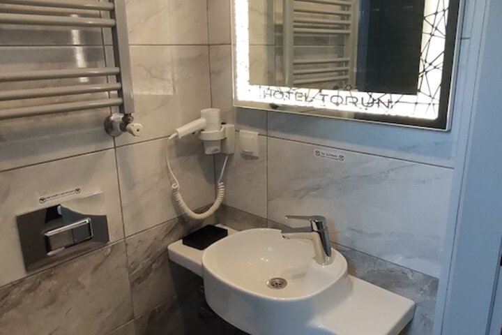 Room 55 of 100