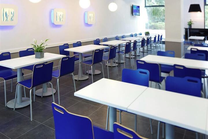 Dining 11 of 21