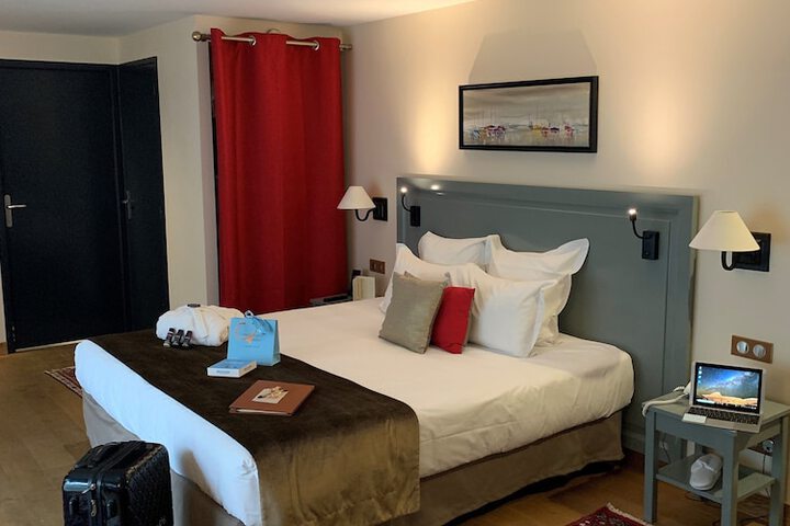 Room 11 of 79