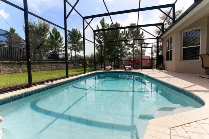 Pool 73 of 89