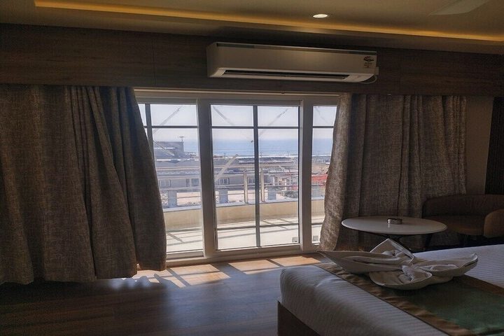 Room 5 of 28