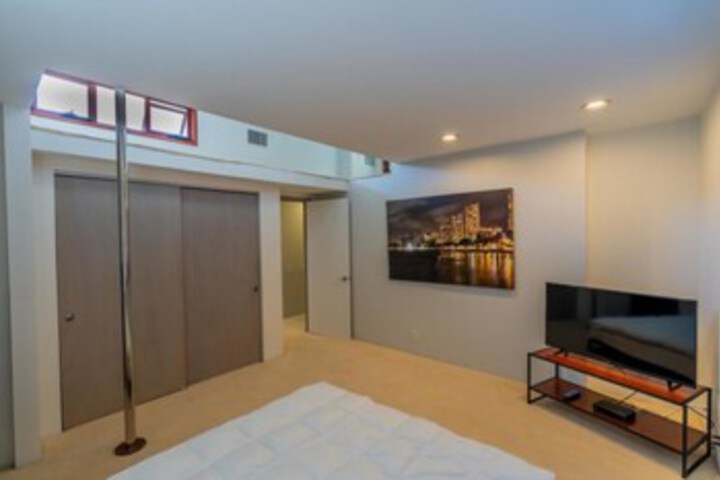Room 33 of 44