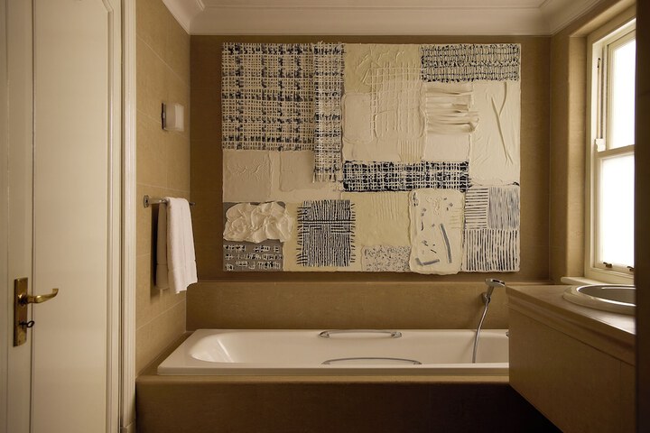 Room 107 of 215