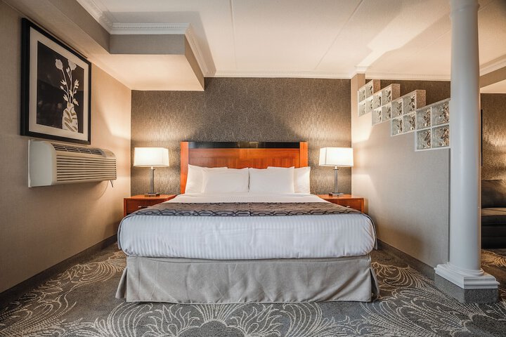 Room 33 of 84
