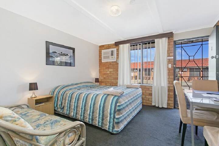 Room 3 of 8