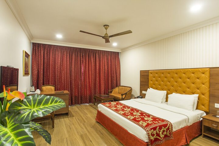 Room 20 of 37