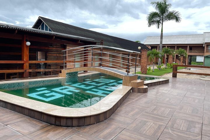 Pool 32 of 50