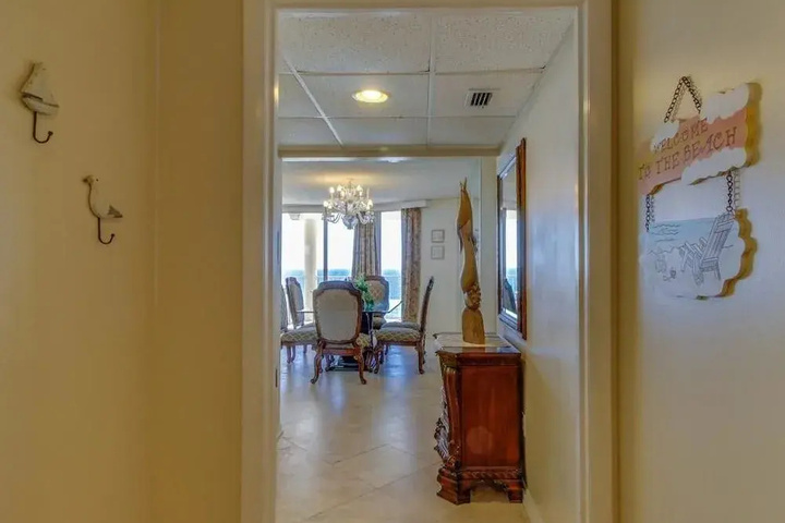 Room 12 of 22