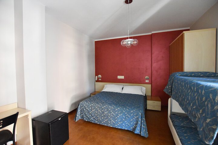 Room 27 of 60