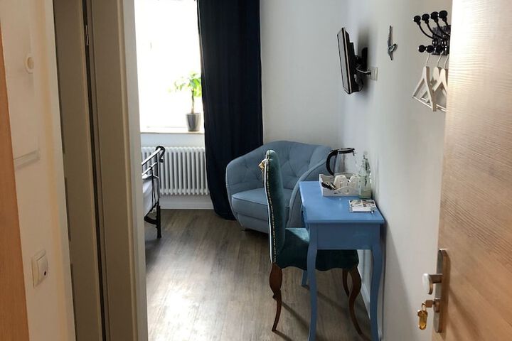 Room 43 of 63