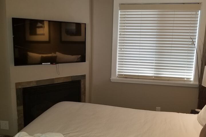 Room 27 of 828