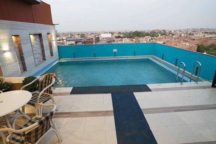 Pool 31 of 46