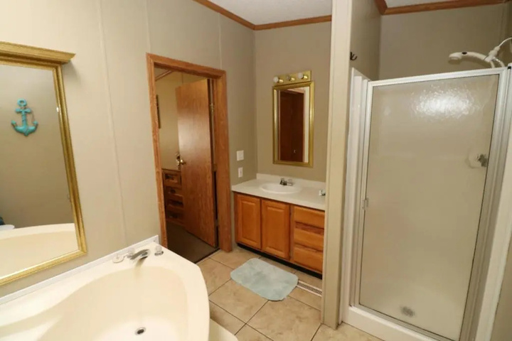 Room 6 of 13