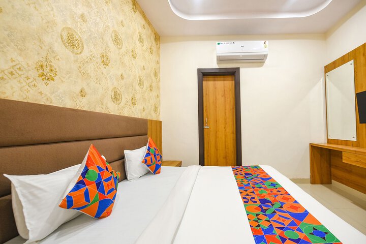 Room 12 of 31