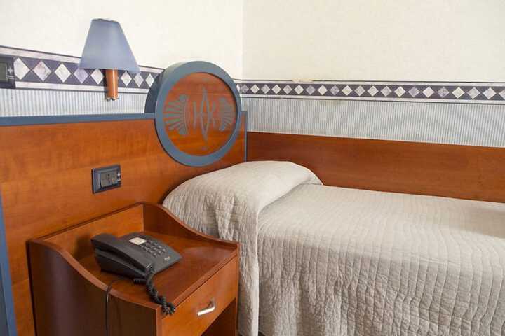 Room 15 of 79