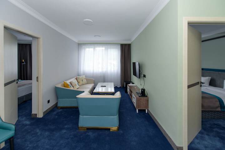 Room 16 of 32