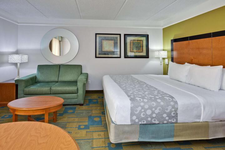 2 Double Beds Standard Room (3 of 15)