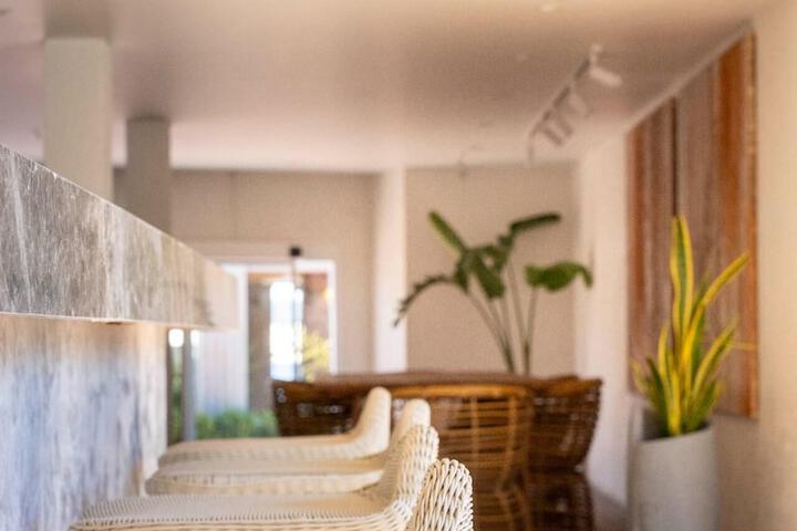 Dining 15 of 26