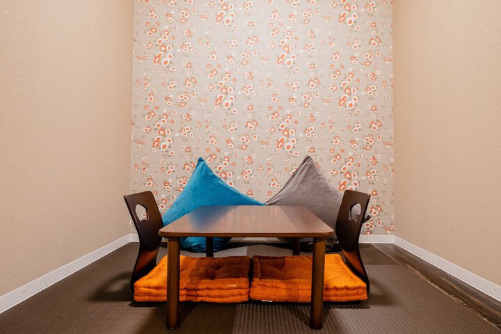 Room 28 of 53