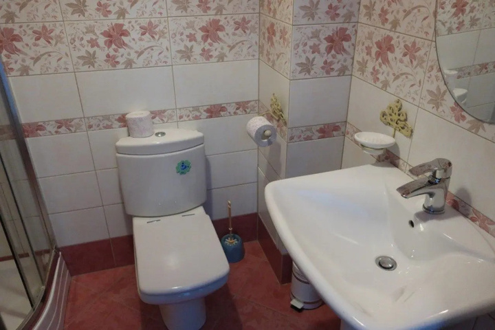 Room 7 of 13