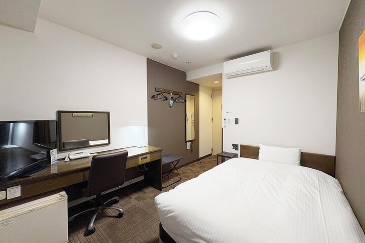 Room 4 of 26