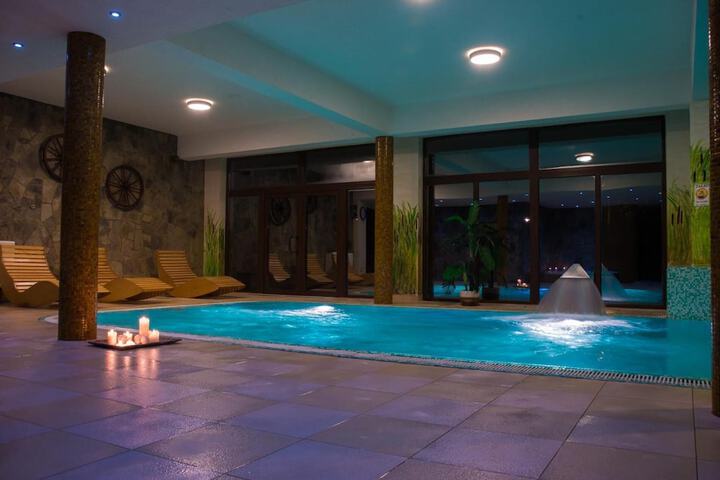 Pool 22 of 56