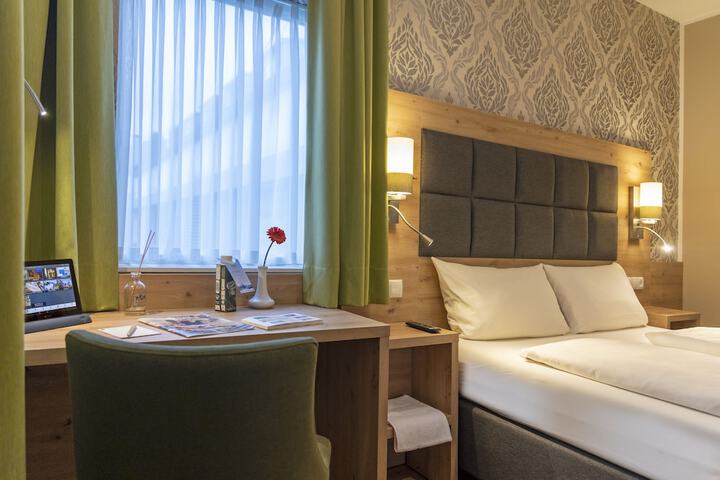 Room 44 of 140