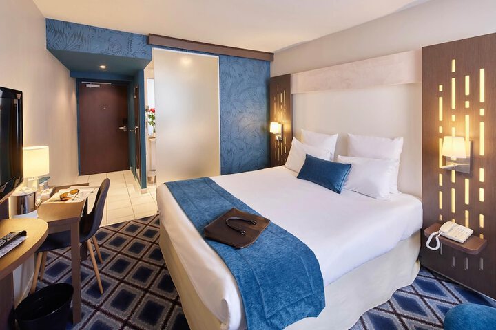 Room 10 of 71