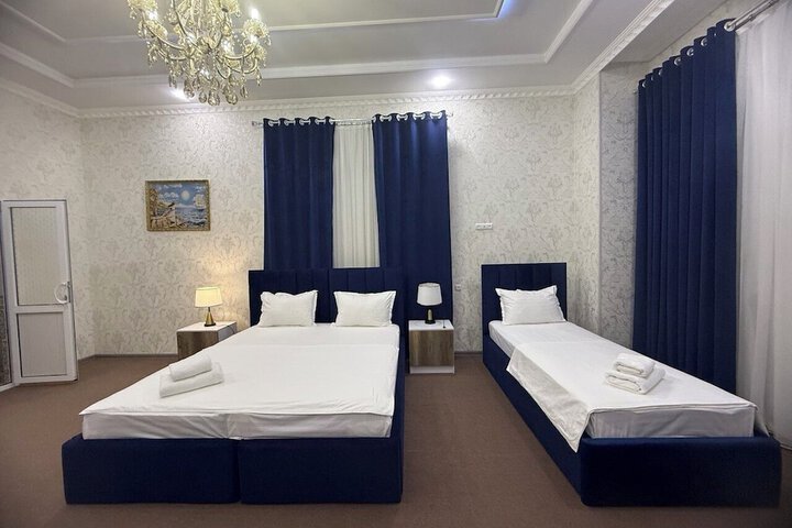 Room 17 of 107