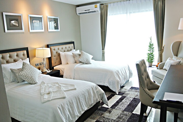 Room 9 of 49