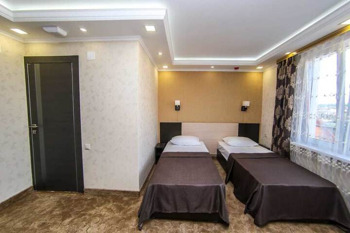 Room 17 of 27