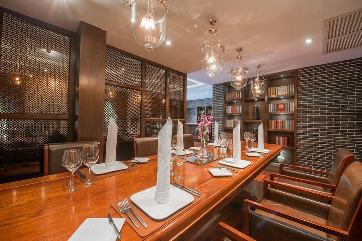 Dining 56 of 101