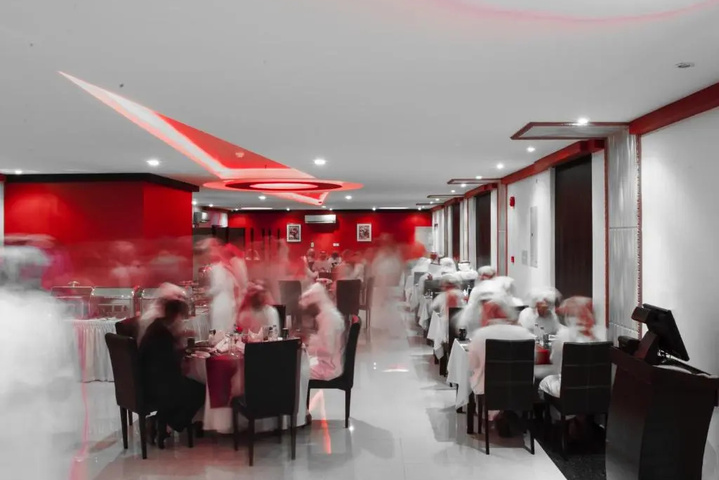 Dining 2 of 4