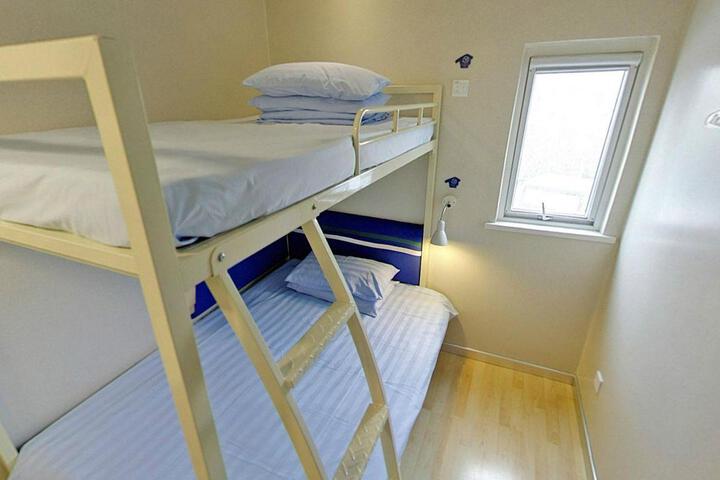 Room 2 of 8