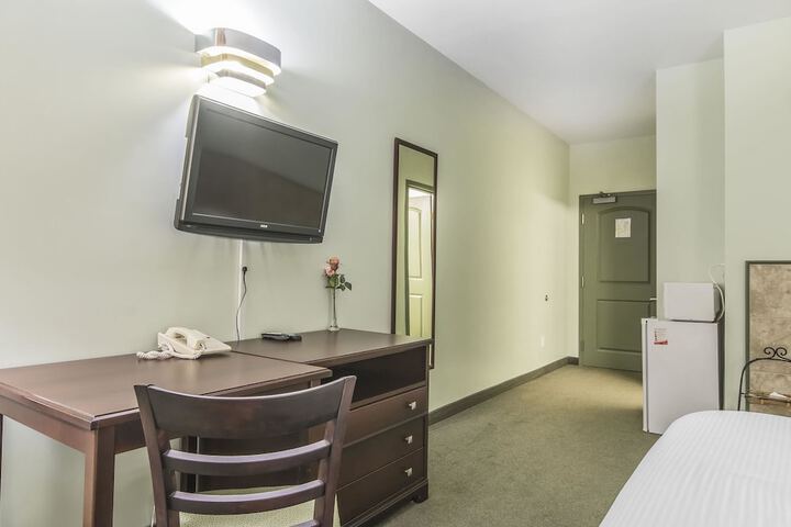 Room 10 of 36