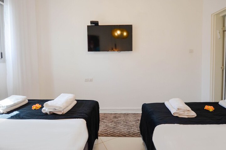 Room 45 of 315