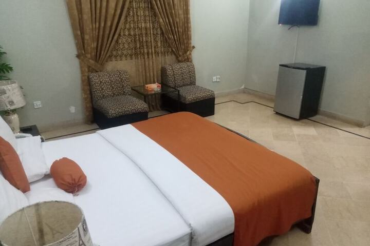 Room 15 of 37