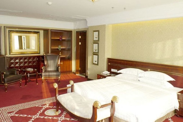 Room 9 of 41