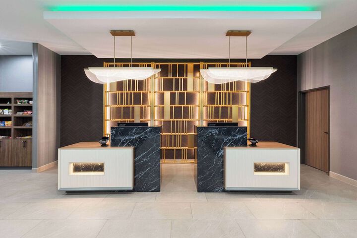 La Quinta Inn &  Suites by Wyndham San Antonio at the Rim in San Antonio, TX