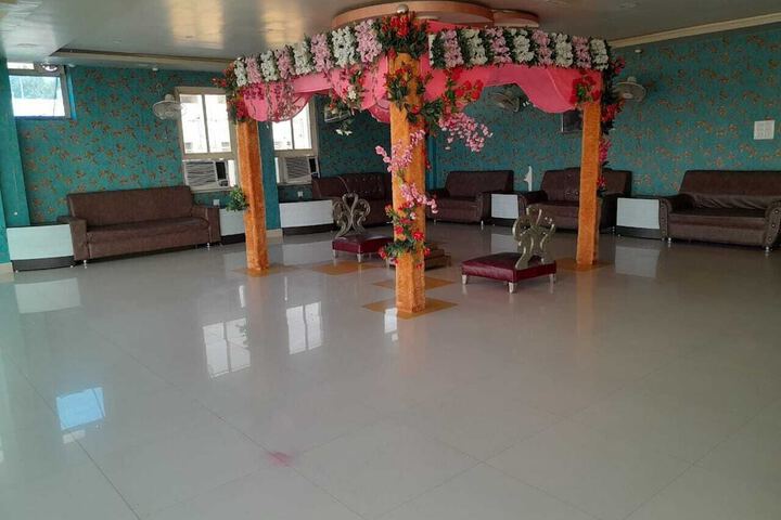 Ballroom/Hall 25 of 28